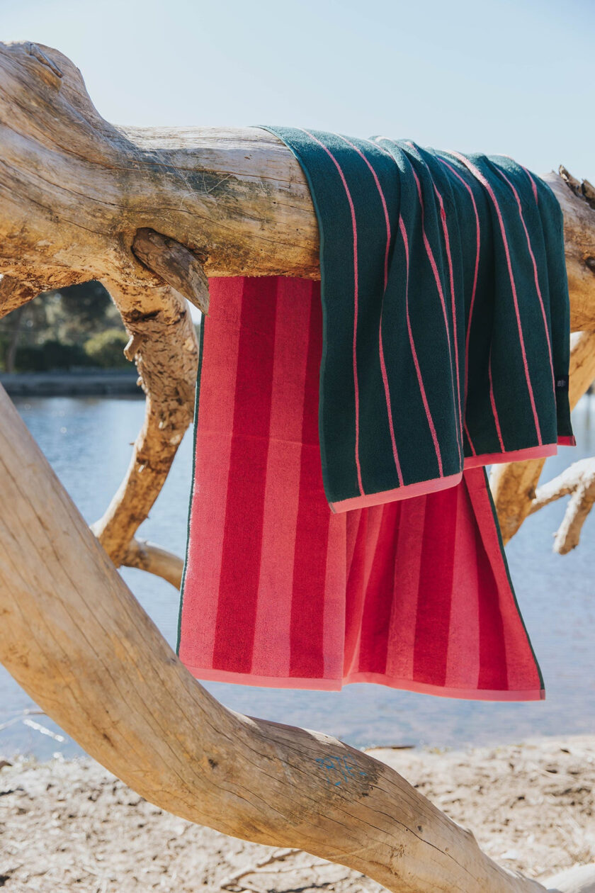 torres-novas-pena-beach-towels-vertical-stripes-product-pink